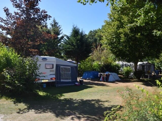 Kampeerplaats op onze kleine camping in Frankrijk