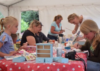 Workshop decoupage 2028 woekshop decoupage bij camping chantegril in frankrijk